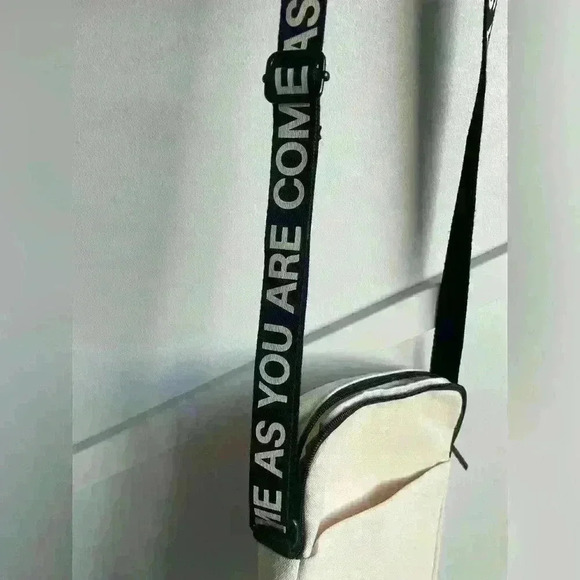 JVN Crossbody Canvas Ivory and Black Bag "come as you are" on strap - Picture 6 of 8